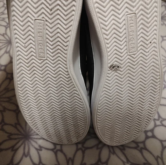 Tommy Hilfiger sneakers - Picture 7 of 10